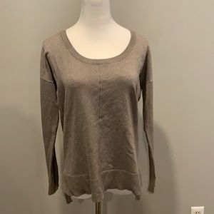 CYRUS HIGH LOW LIGHT SWEATER TOP SIZE S